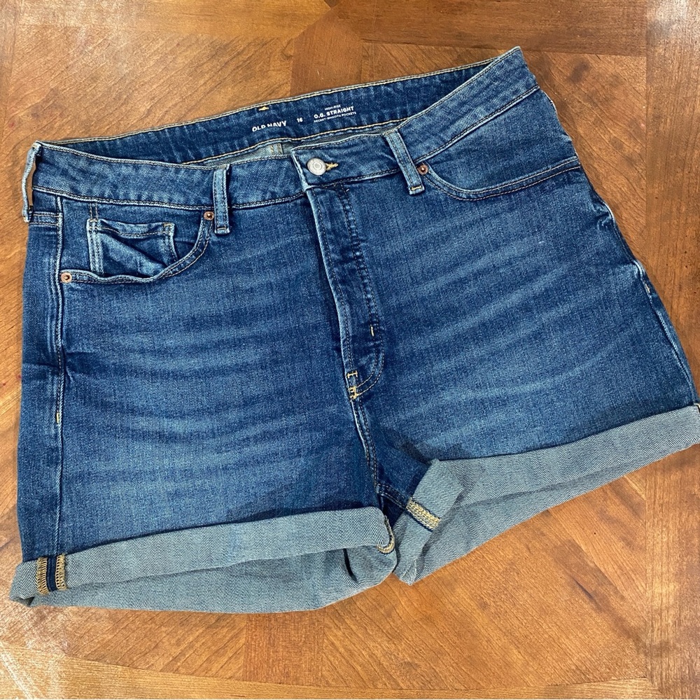 Old Navy O.G. Straight High Rise Jean Shorts Classic Style Button Fly 16